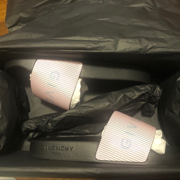NIB $395 GIVENCHY Logo Slide Sandal in size 36 - Picture 12 of 15